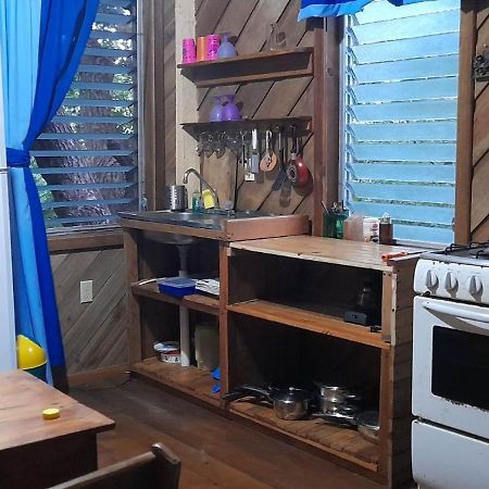 Apartments Chez Milady Utila Exterior photo