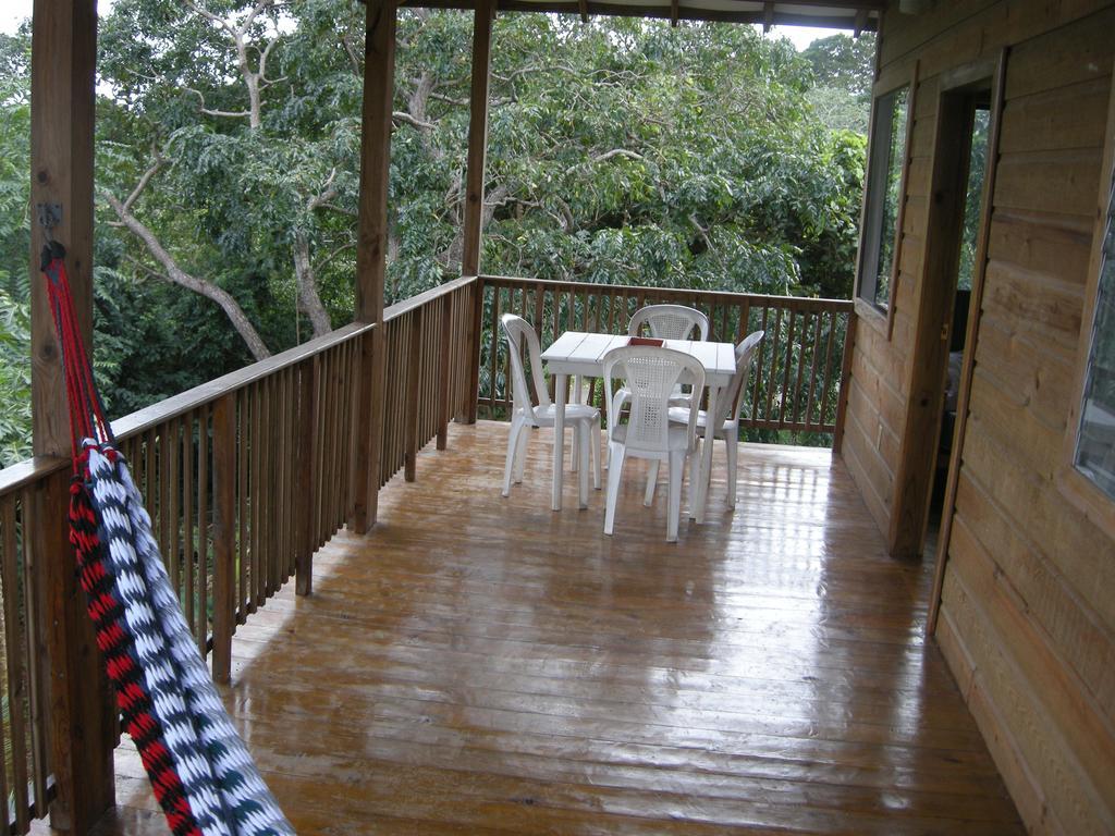 Apartments Chez Milady Utila Exterior photo