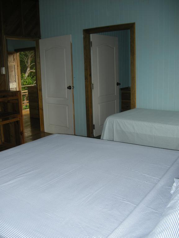 Apartments Chez Milady Utila Exterior photo