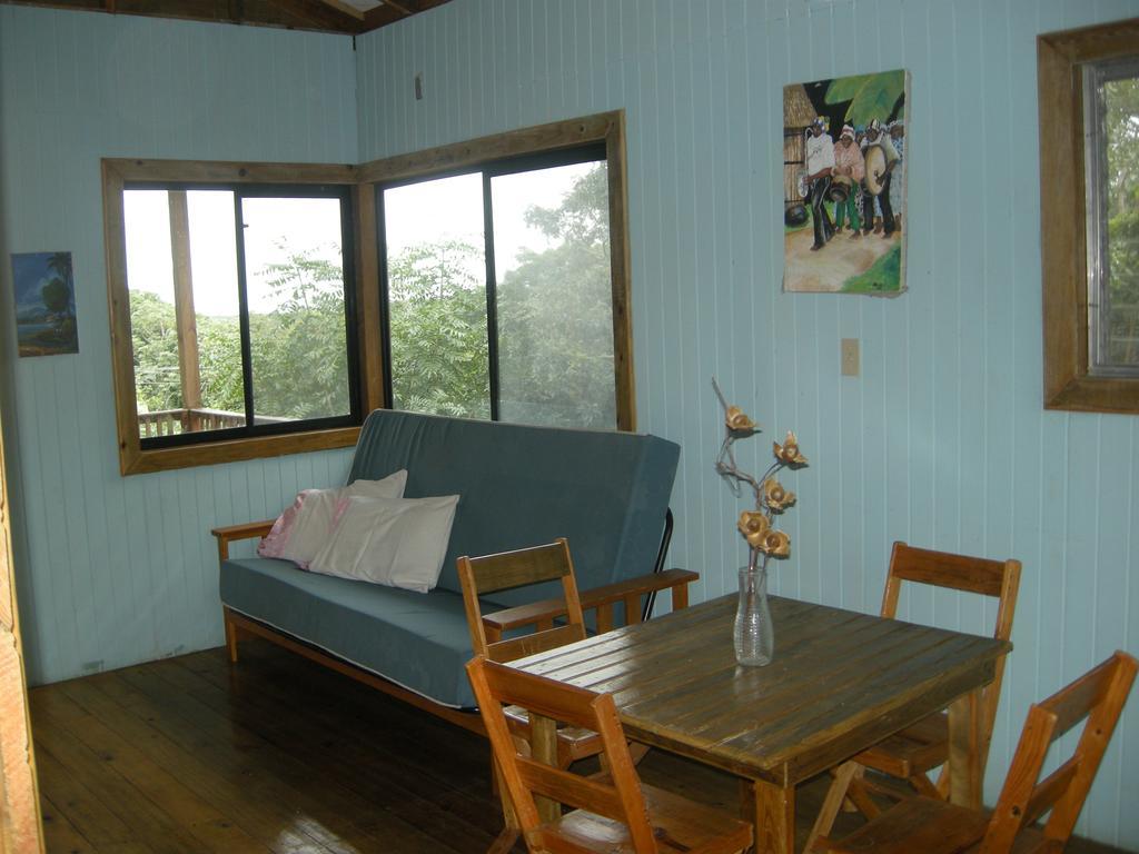 Apartments Chez Milady Utila Exterior photo